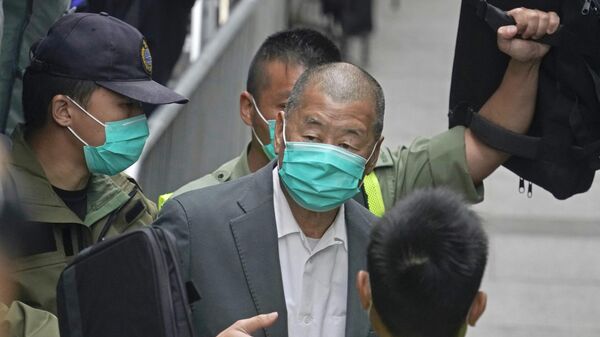 Джимми Лай выходит из Высшего апелляционного суда, Гонконг