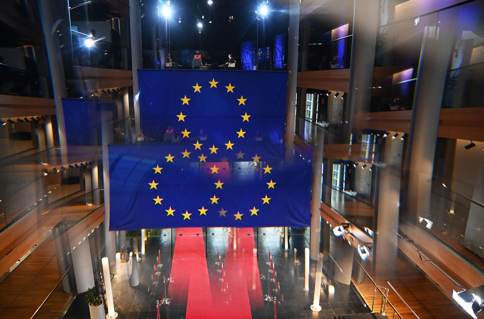 Флаги с символикой Евросоюза в здании Европарламента в Страсбурге - РИА Новости, 1920, 15.03.2024