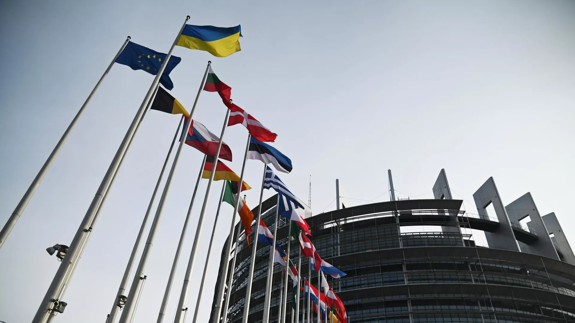 Конфликт на Украине отрезвил Европу, заявил кандидат в евродепутаты
