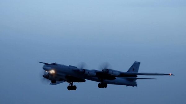Плановый полет над нейтральными водами  стратегических ракетоносцев Ту-95МС