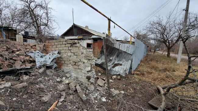 Жилой дом в Горловке, пострадавший в результате обстрела со стороны ВСУ