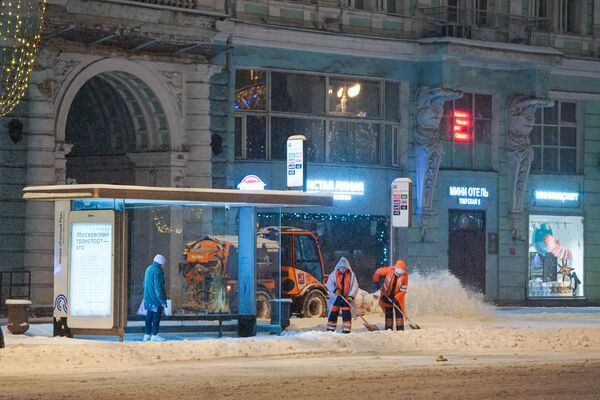 Ликвидация последствий снегопада в Москве