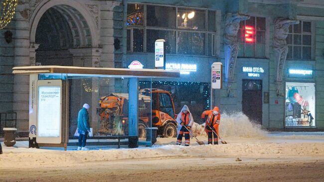 Ликвидация последствий снегопада в Москве