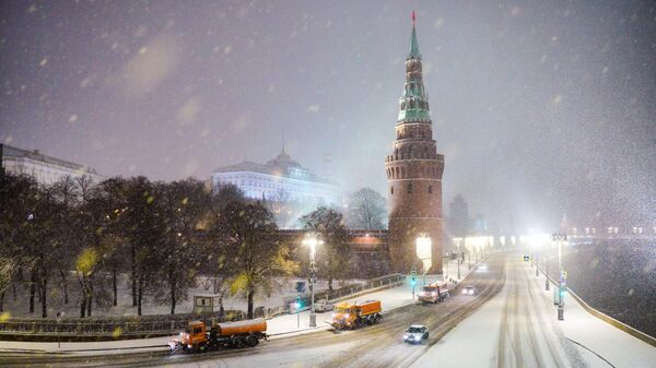 Ликвидация последствий снегопада в Москве. Архивное фото