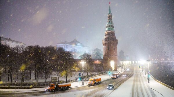 Ликвидация последствий снегопада в Москве