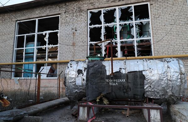 Здание котельной, поврежденное в результате обстрела Донецка со стороны ВСУ