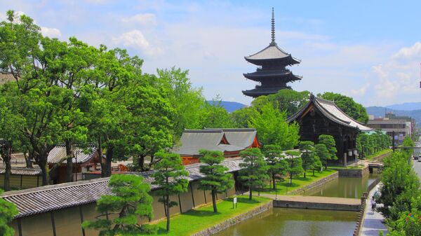 Вид на храмовый комплекс То-дзи (Киото)