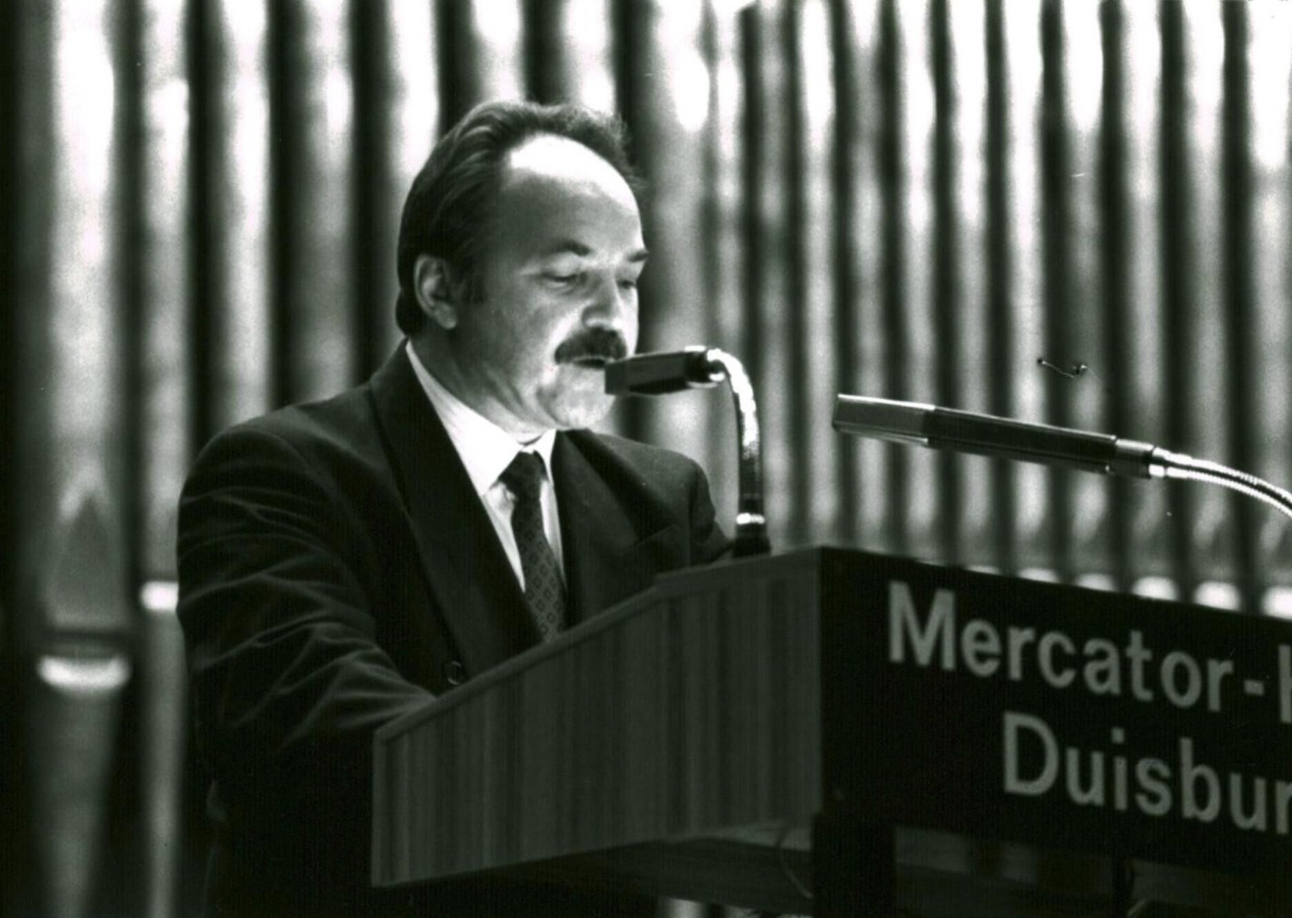 Фотография из архива народного артиста РСФСР Николая Губенко, переданного в Бахрушинский музей Фотография из архива народного артиста РСФСР Николая Губенко, переданного в Бахрушинский музей - РИА Новости, 1920, 15.12.2022