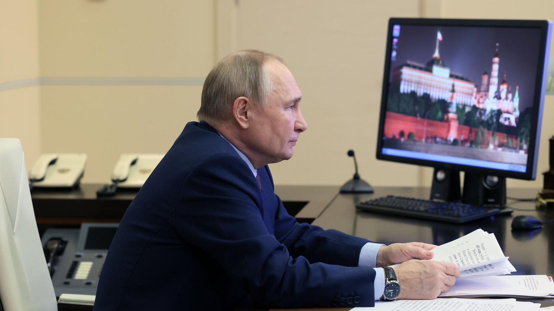 Президент РФ Владимир Путин в режиме видеоконференции проводит заседание Совета по стратегическому развитию и национальным проектам - РИА Новости, 1920, 15.12.2022