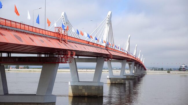 Пограничный автомобильный мост Благовещенск-Хэйх