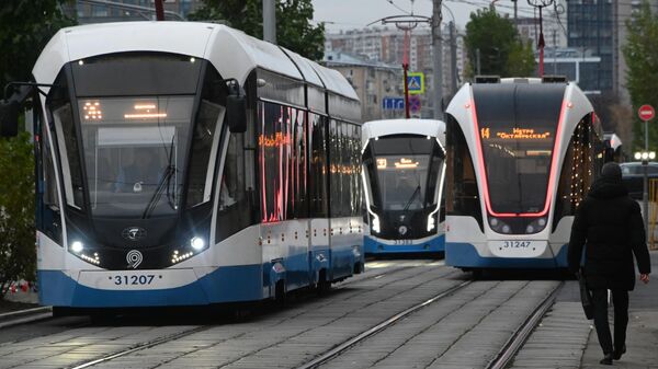 Трамваи на Ломоносовском проспекте в Москве