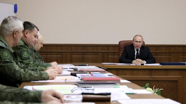 Президент РФ Владимир Путин во время посещения объединённого штаба родов войск, задействованных в СВО