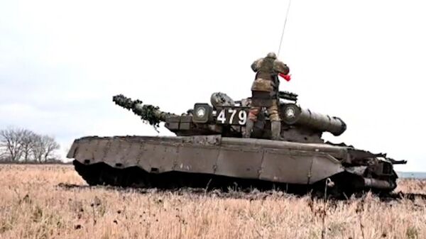 Работа экипажа танка Т-80 в Харьковской области