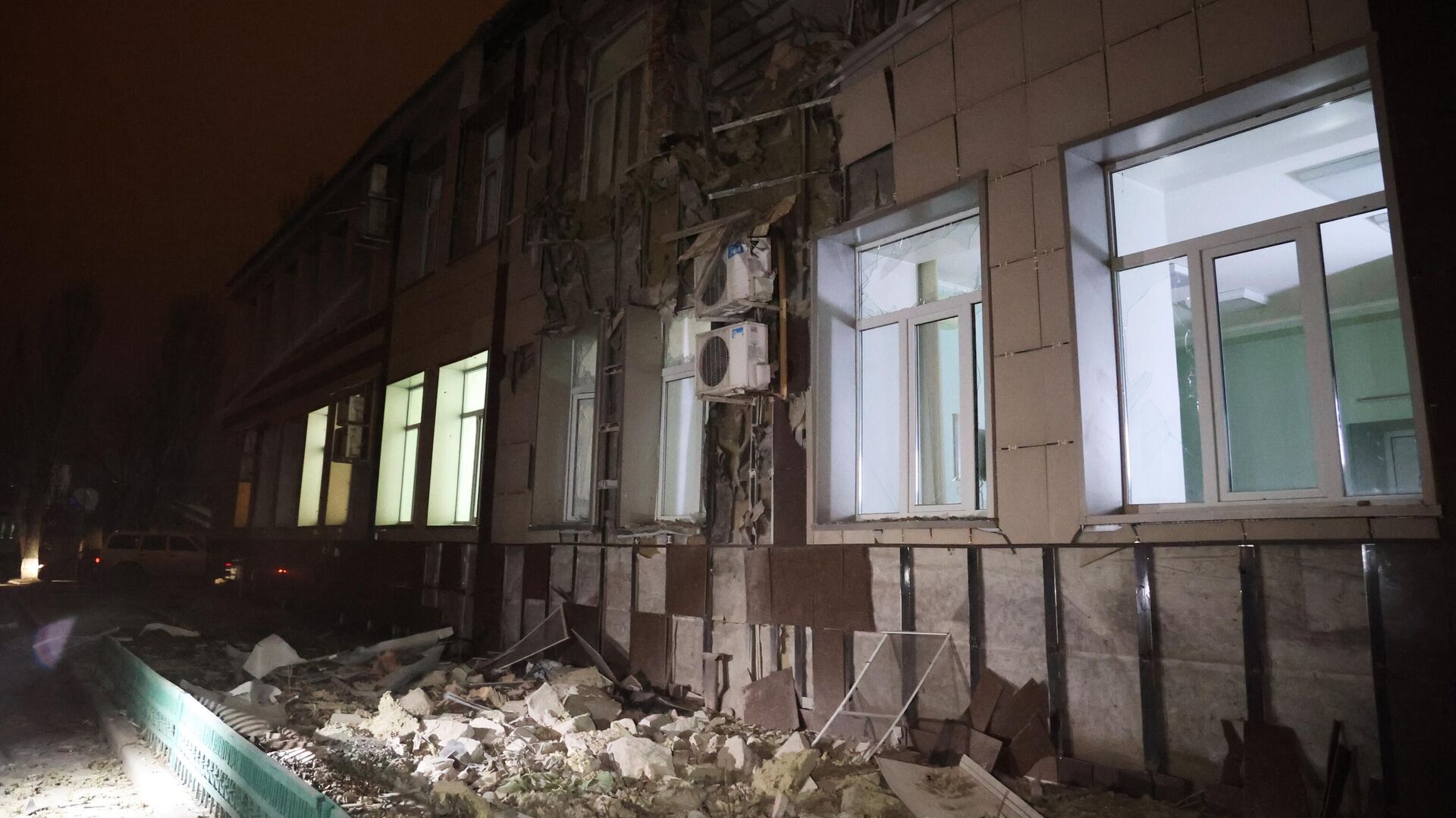 Οι συνέπειες του βομβαρδισμού ενός νοσοκομείου στην περιοχή Kalininsky του Ντόνετσκ - RIA Novosti, 1920, 19/12/2022