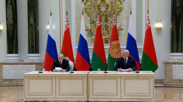 Путин о формировании единого оборонного пространства с Белоруссией