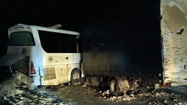 ДТП с автобусом и двумя грузовиками в Нижегородской области
