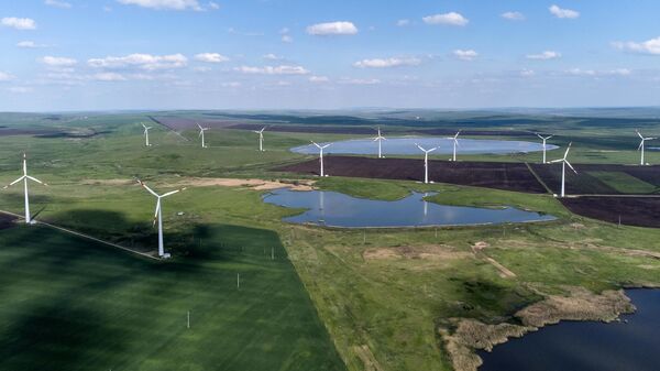 Ветроагрегаты крупнейшей в России Кочубеевской ветряной электростанции в Ставропольском крае