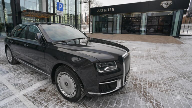 Седан Aurus Senat в первом дилерском центре российского люксового бренда Aurus Aurus Автодом Санкт-Петербург