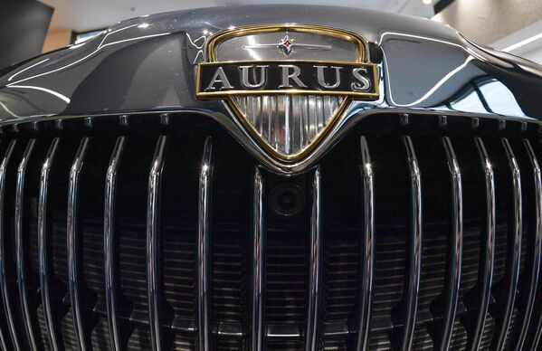 Седан Aurus Senat в первом дилерском центре российского люксового бренда Aurus  Aurus Автодом Санкт-Петербург