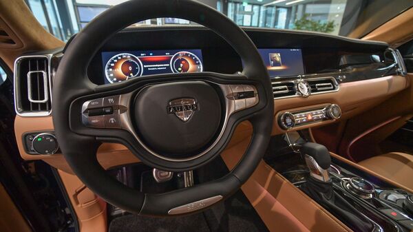 The sedan of the Aurus Senat sedan is the Russian luxury brand Aurus Aurus Avtodom St.  Petersburg's first franchise