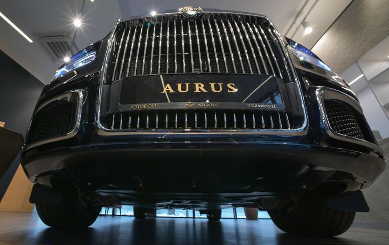 Седан Aurus Senat в первом дилерском центре российского люксового бренда Aurus Aurus Автодом Санкт-Петербург