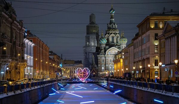Канал Грибоедова в Санкт-Петербурге, украшенный к Новому году