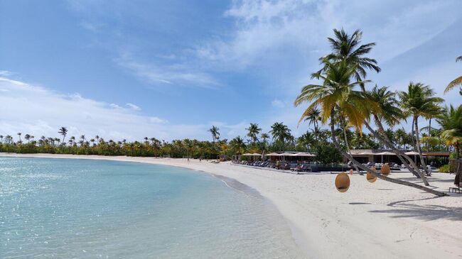 Лагуна в отеле Patina Maldives Fari Islands