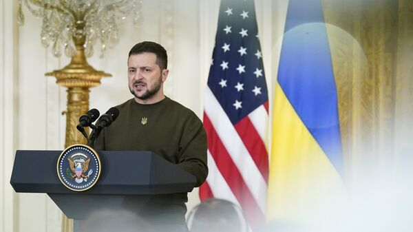 Президент Украины Владимир Зеленский выступает во время пресс-конференции с президентом Джо Байденом в Восточном зале Белого дома в Вашингтоне