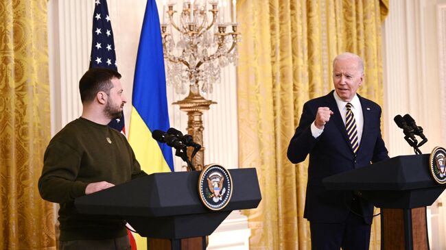 Президент США Джо Байден и президент Украины Владимир Зеленский во время пресс-конференции в Белом доме. 22 декабря 2022