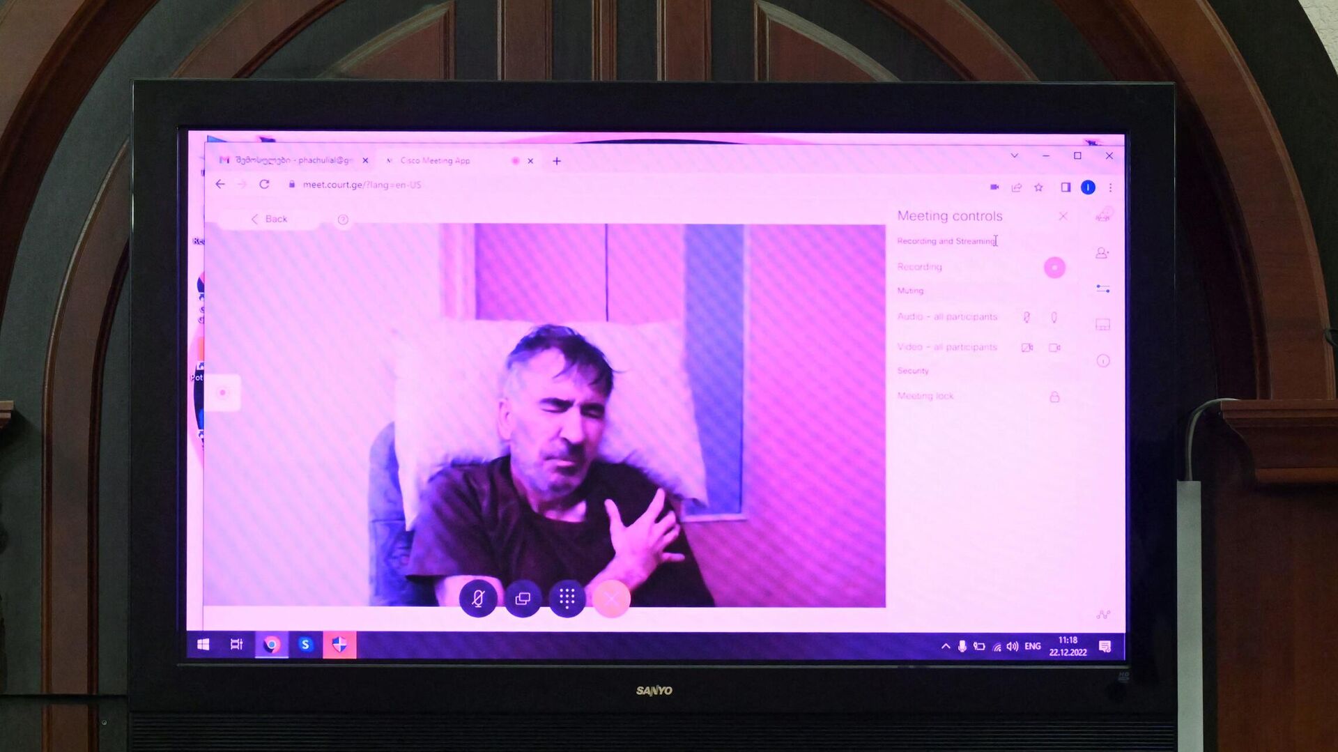 Михаил Саакашвили на экране монитора во время заседания суда в Тбилиси. 22 декабря 2022 - РИА Новости, 1920, 22.12.2022