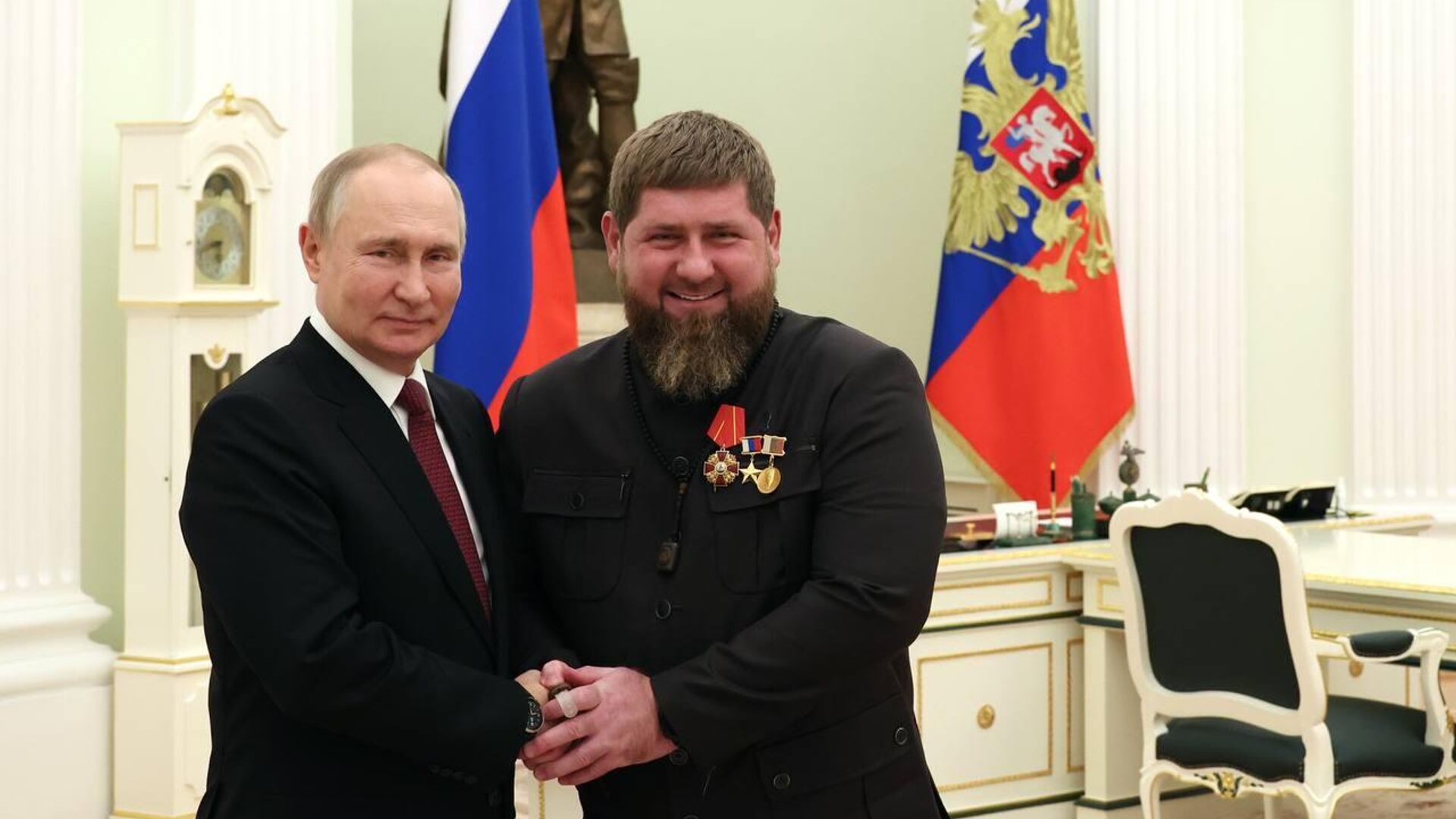 Путин ответил на приглашение Кадырова посетить Чечню - Ведомости