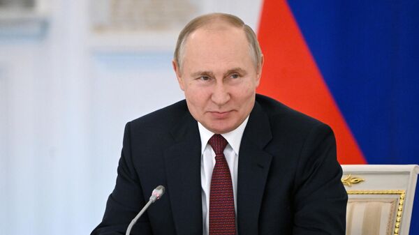 Президент РФ Владимир Путин на заседании Государственного Совета по вопросам реализации молодёжной политики в современных условиях