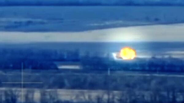 Момент атаки первой Славянской бригады на вертолет ВСУ под Первомайским в ДНР
