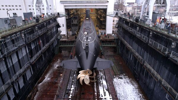 Подводная лодка Великие Луки проекта 677 Лада перед спуском на воду