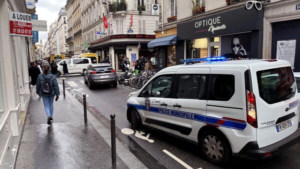 Автомобиль полиции в Париже