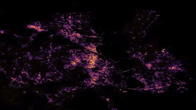Спутниковый снимок Киева со спутников NASA Suomi и NOAA-20 во время отключения электроэнергии, опубликованный телеканалом Sky News