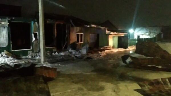 Разбор завалов на месте пожара в Кемерово