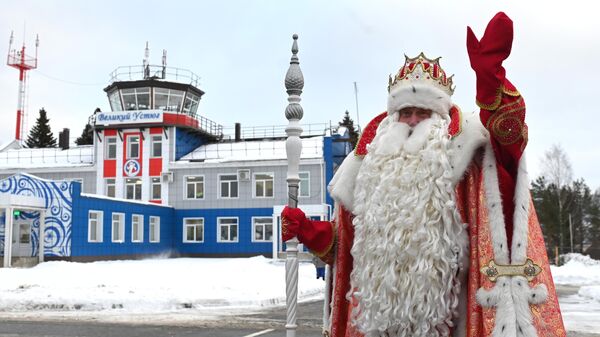 Дед Мороз на открытии аэропорта в Великом Устюге после реконструкции, где состоялся первый регулярный авиарейс