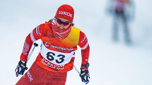 Лыжница Вероника Степанова на дистанции