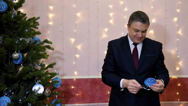 Врио главы Луганской Народной Республики Леонид Пасечник принял участие в акции Елка желаний