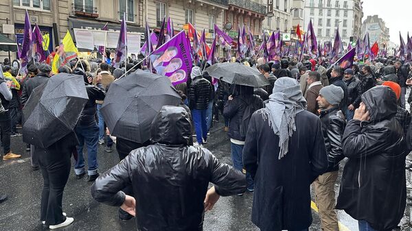 Участники акции протеста курдов на площадь Республики в Париже