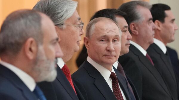 Президент РФ Владимир Путин на традиционной неформальной встрече лидеров государств - участников Содружества Независимых Государств. 26 декабря 2022