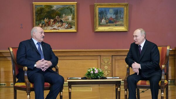 Президент РФ Владимир Путин и президент Белоруссии Александр Лукашенко во время переговоров