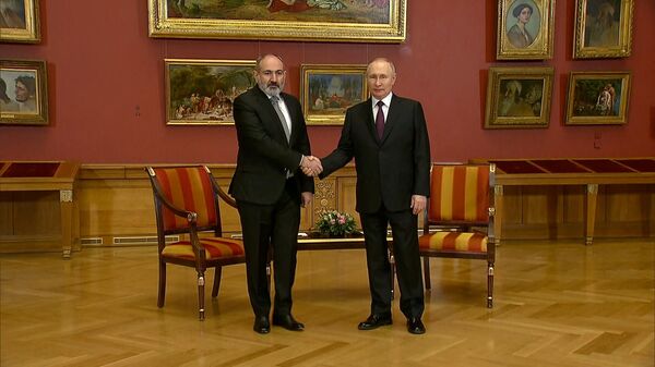 Путин на встрече с Пашиняном: главный вопрос – урегулирование ситуации в Карабахе