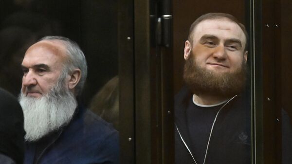 Рауф Арашуков и его отец Рауль Арашуков во время оглашения приговора