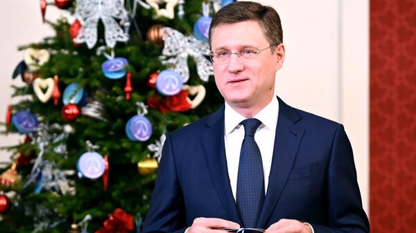Заместитель председателя правительства РФ Александр Новак принимает участие во всероссийской новогодней благотворительной акции Елка желаний