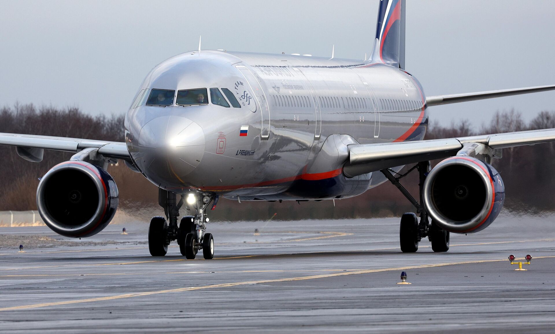 Самолет Airbus A321-211 Д.Рябушинский авиакомпании Аэрофлот в аэропорту Храброво в Калининграде - РИА Новости, 1920, 28.12.2022