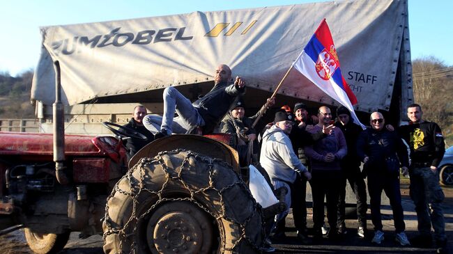 Перекрытая дорога Ниш-Приштина в селе Мердаре южно-сербской общины Куршумлия. 28 декабря 2022