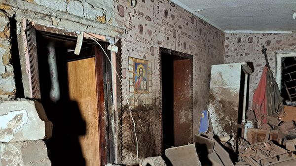 Жилой дом в Донецке, пострадавший от обстрела ВСУ