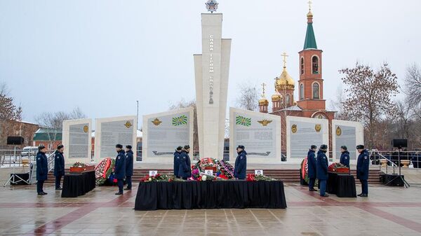 Церемония прощания с российскими военными, погибшими при атаке украинского беспилотника на аэродром Энгельса